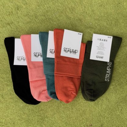 4-pack strumpor fyra färger